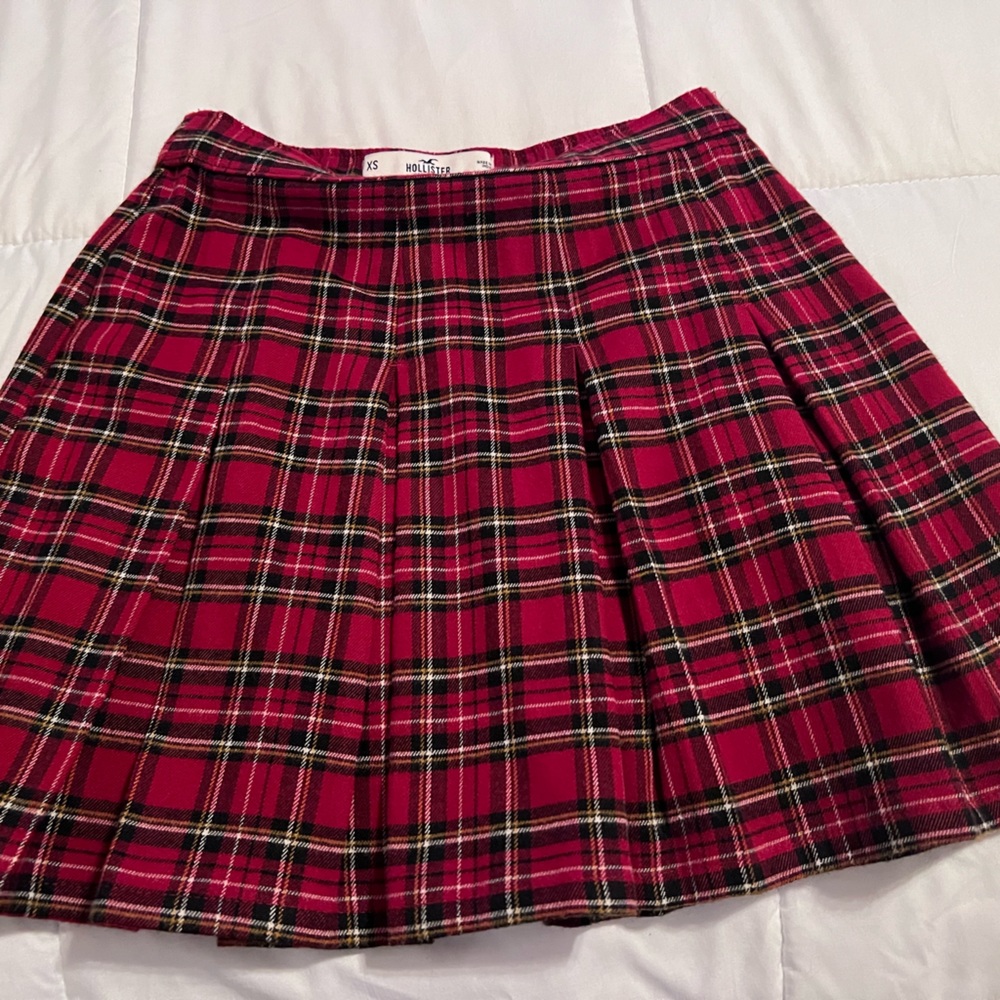 Hollister skirt, great condition, barely used, size XS. Price $13 Great Quality